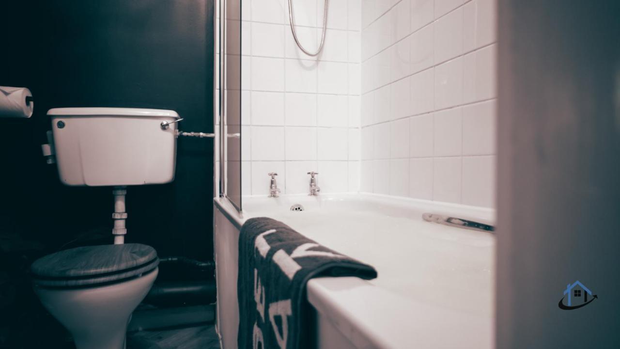 Flat 1 - King Bed, Parking, Workspace, Wi-Fi, Corporates Nottingham Zewnętrze zdjęcie
