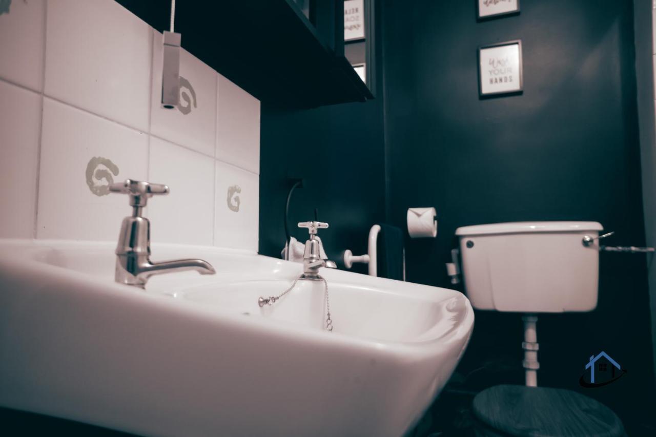 Flat 1 - King Bed, Parking, Workspace, Wi-Fi, Corporates Nottingham Zewnętrze zdjęcie