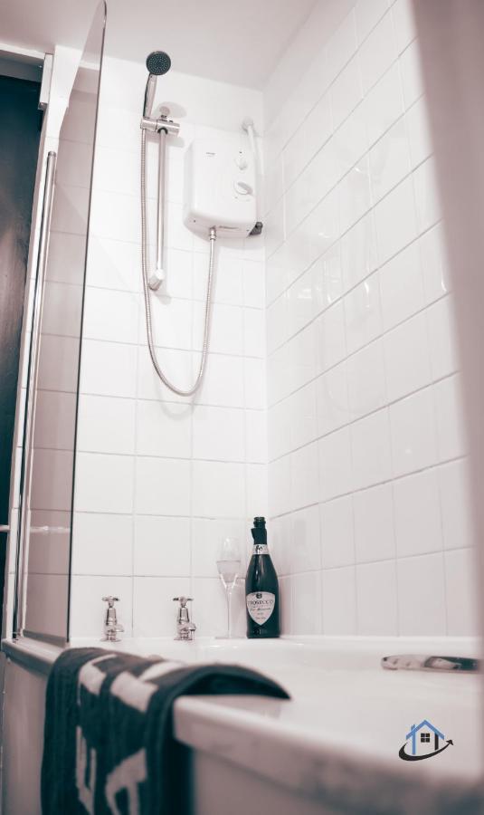 Flat 1 - King Bed, Parking, Workspace, Wi-Fi, Corporates Nottingham Zewnętrze zdjęcie
