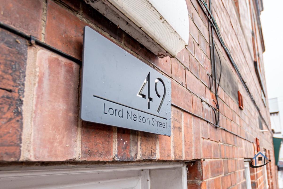 Flat 1 - King Bed, Parking, Workspace, Wi-Fi, Corporates Nottingham Zewnętrze zdjęcie